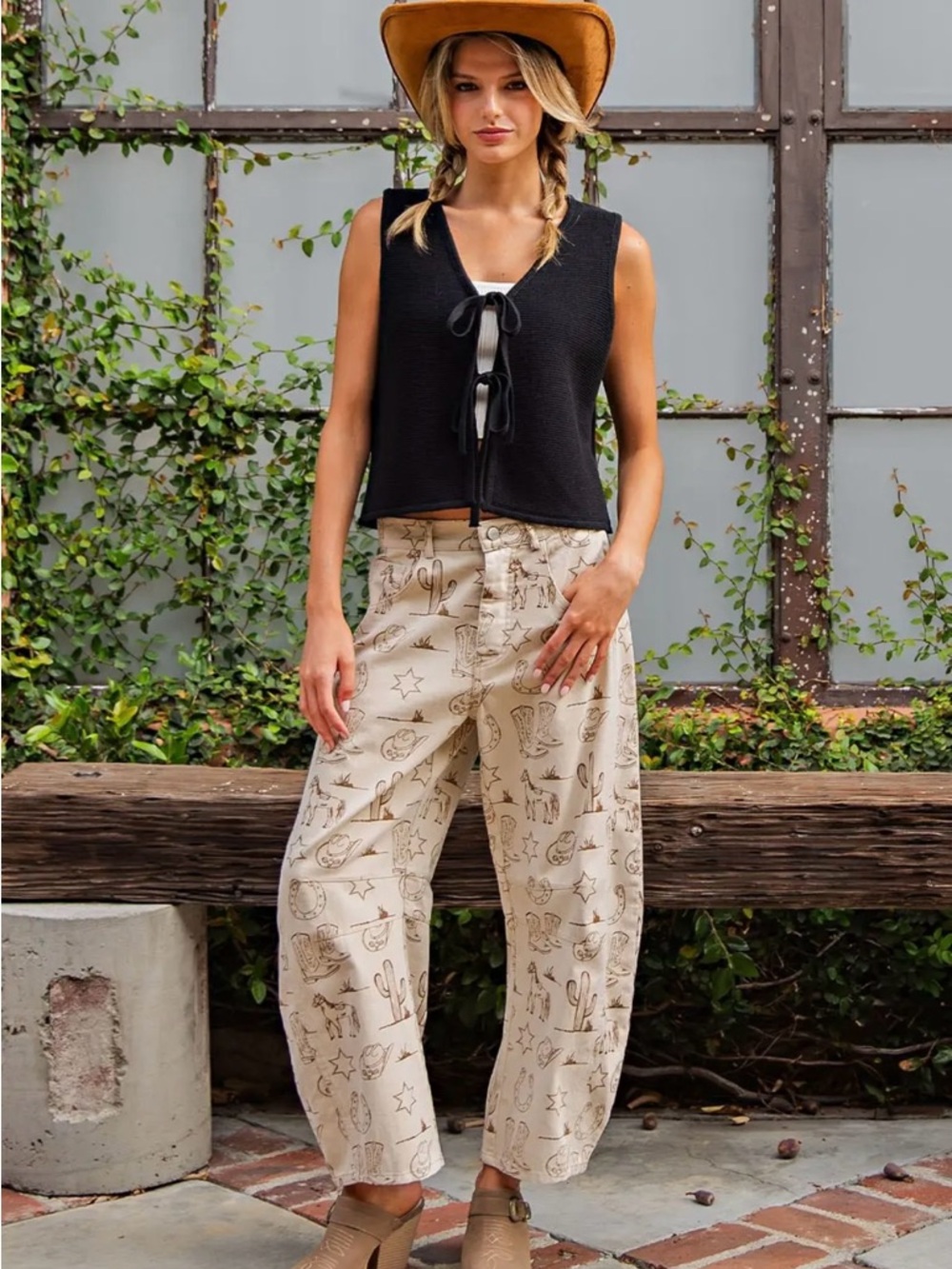 BNWT Mineral Washed Western Barrel Leg Jeans By Eesome